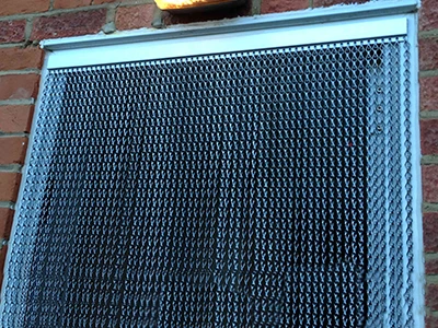Chain link curtain can be used as a door curtain